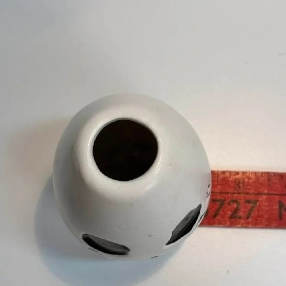 White Ceramic Skeleton Face Bud Vase Halloween Gothic‎ Spooky Goth Table Decor